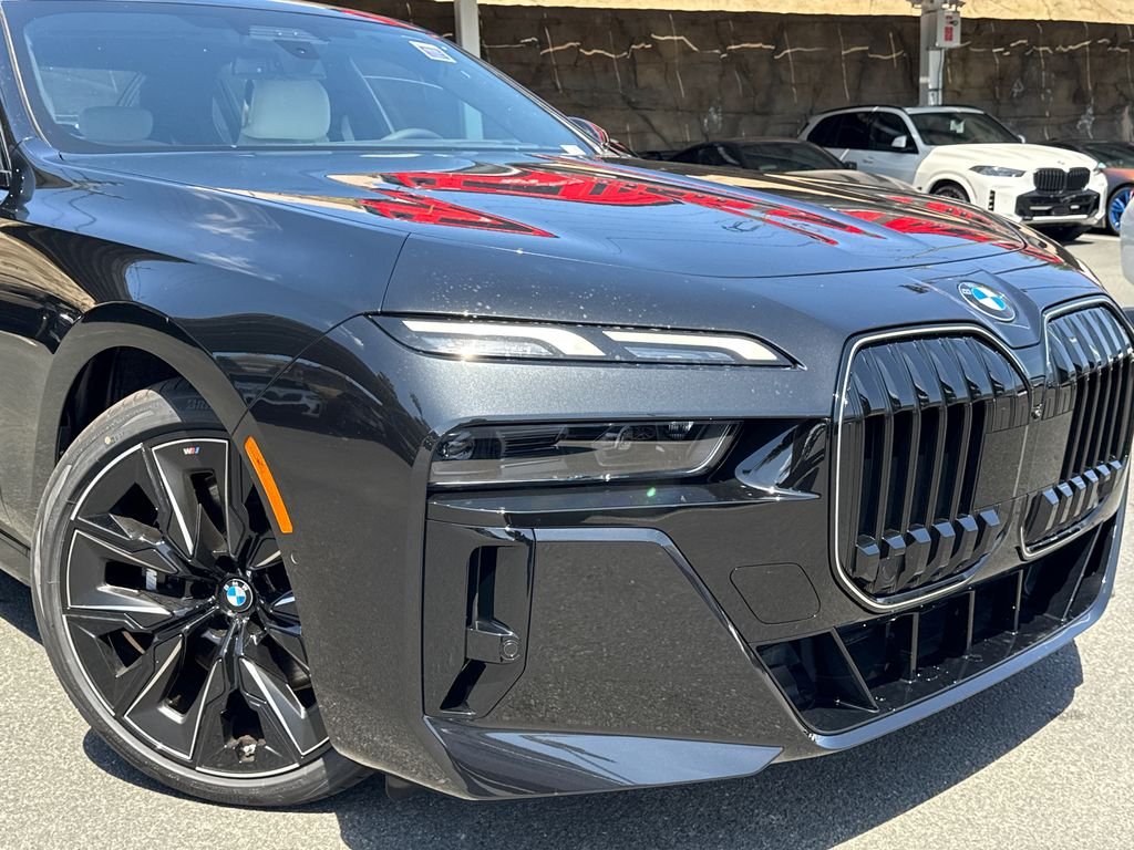 New 2026 Black Sapphire Metallic BMW 740i image 6