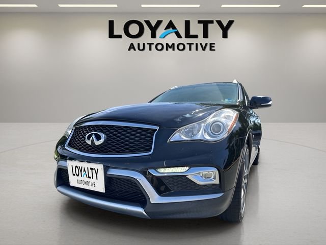 Used 2017 Black INFINITI Base image 10