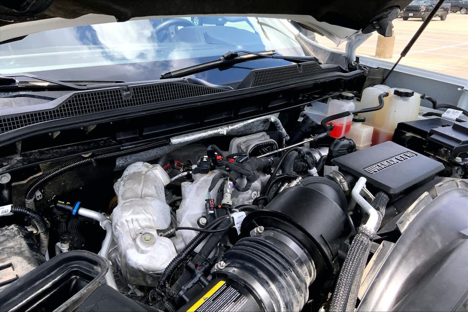 Used 2025 Summit White Chevrolet LT image 32