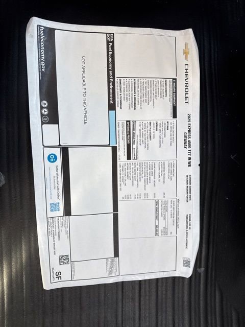 New 2025 Summit White Chevrolet 2WT image 17