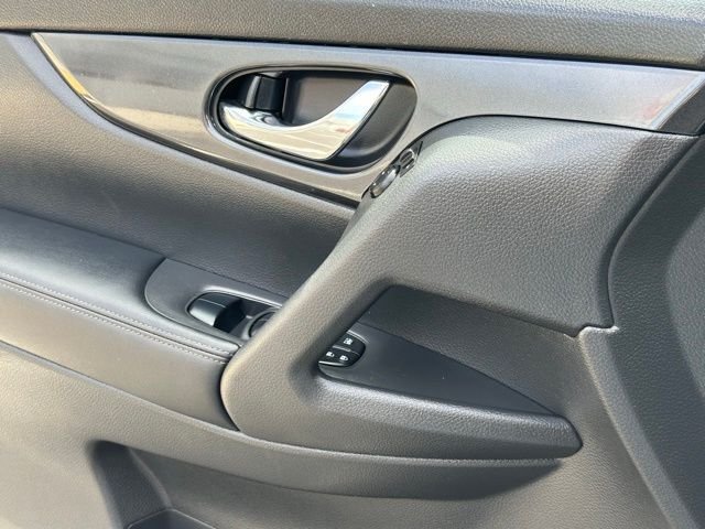 Used 2020 Silver Nissan SV image 12