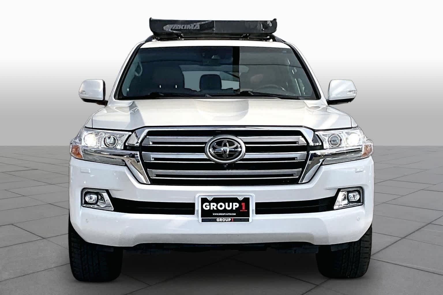 Used 2021 Blizzard Pearl Toyota  image 4