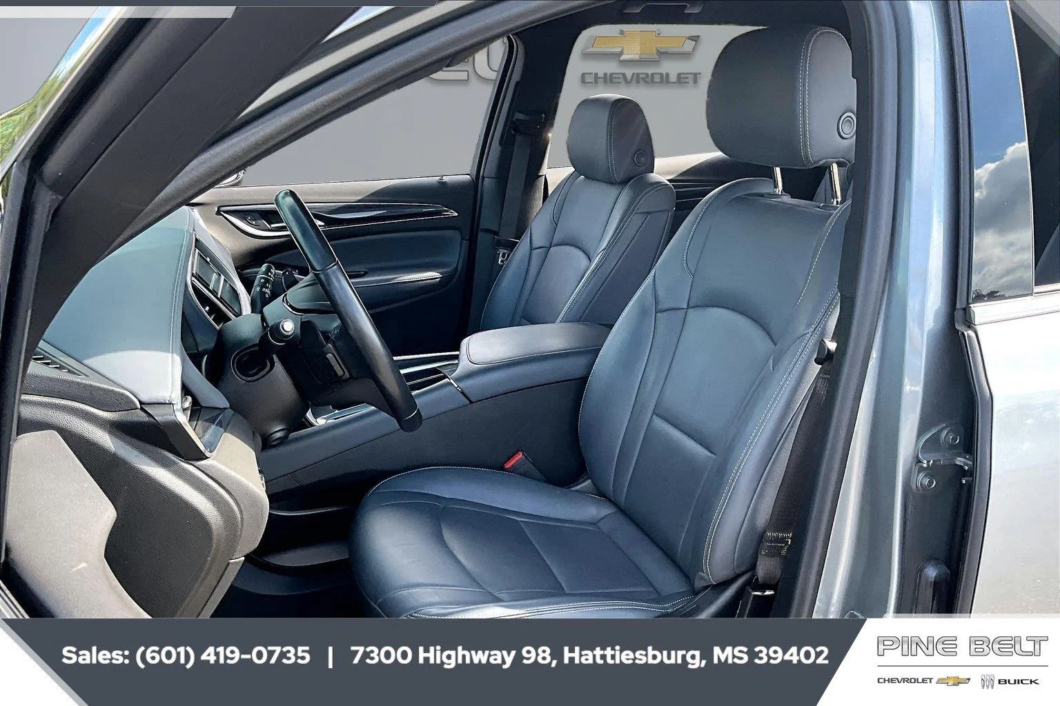 Used 2023 Includes Pitch Dark Night lower exterior accent color.) Buick Premium image 18