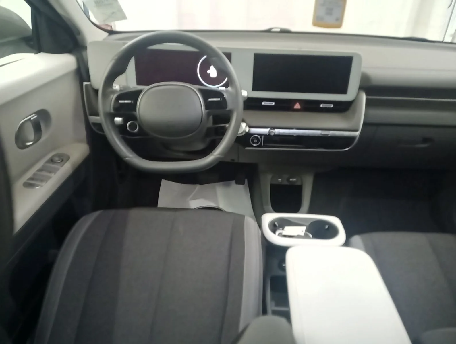 Used 2024 Gray Hyundai SEL image 5