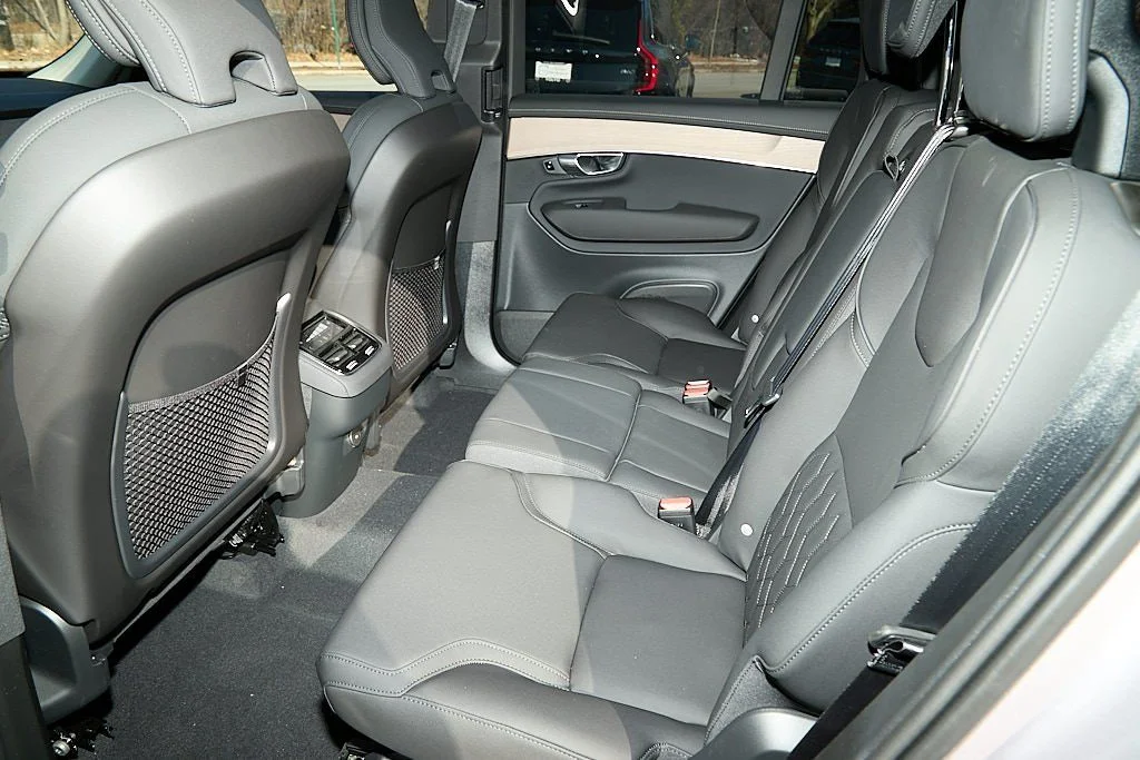 New 2026 Aurora Silver Volvo Plus image 20