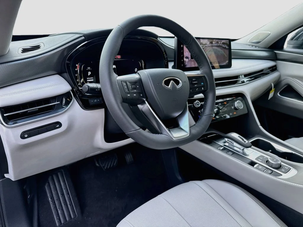 New 2027 MINERAL BLACK INFINITI Luxe FWD image 9