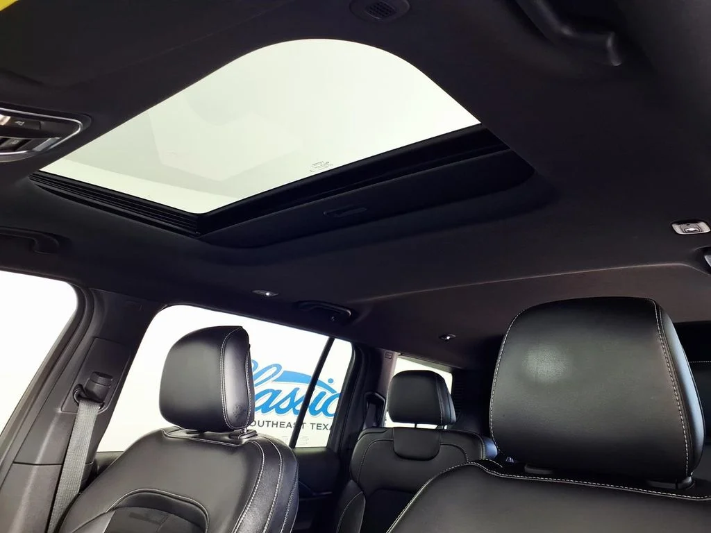 Used 2024 White Jeep Altitude X image 16