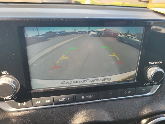 Used 2021 White Nissan S image 21