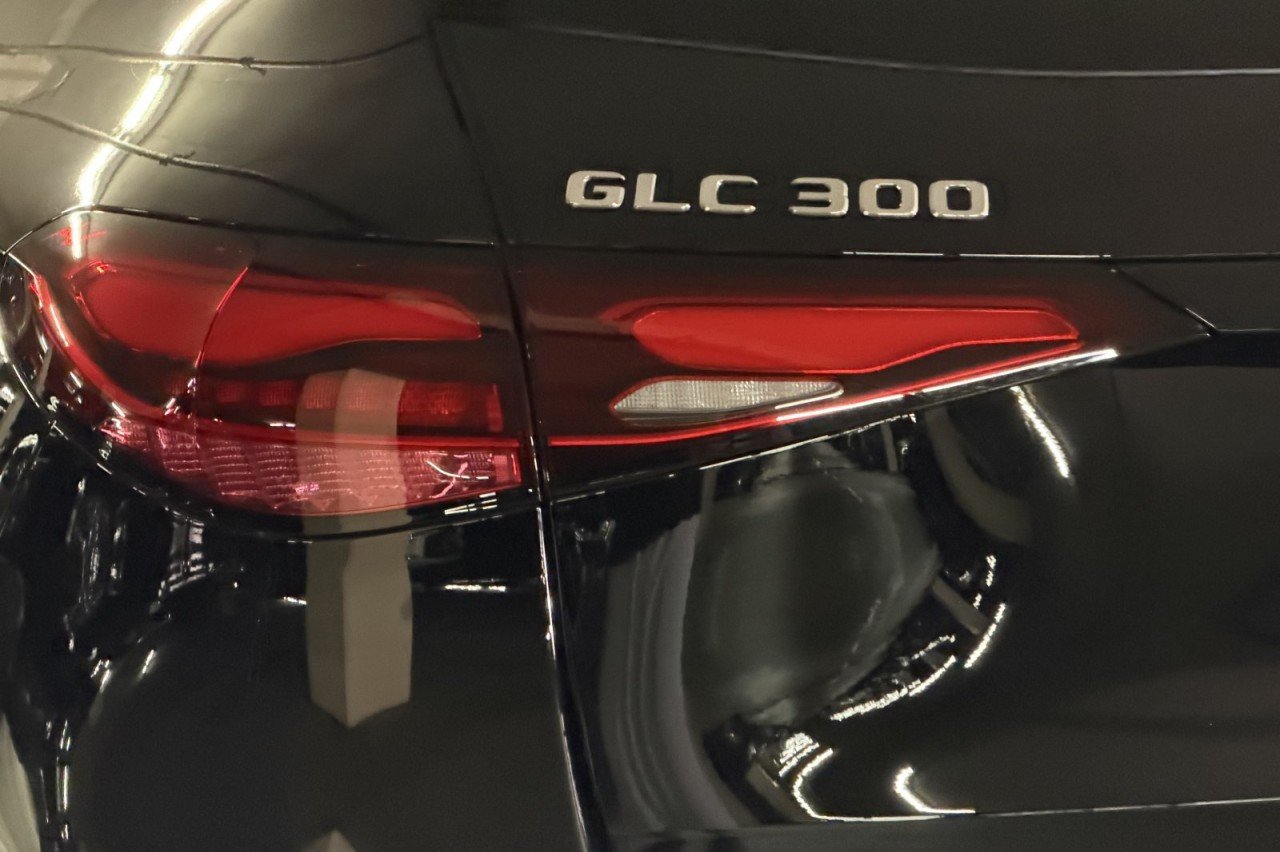 New 2026 Black Mercedes-Benz GLC 300 4MATIC® SUV image 25