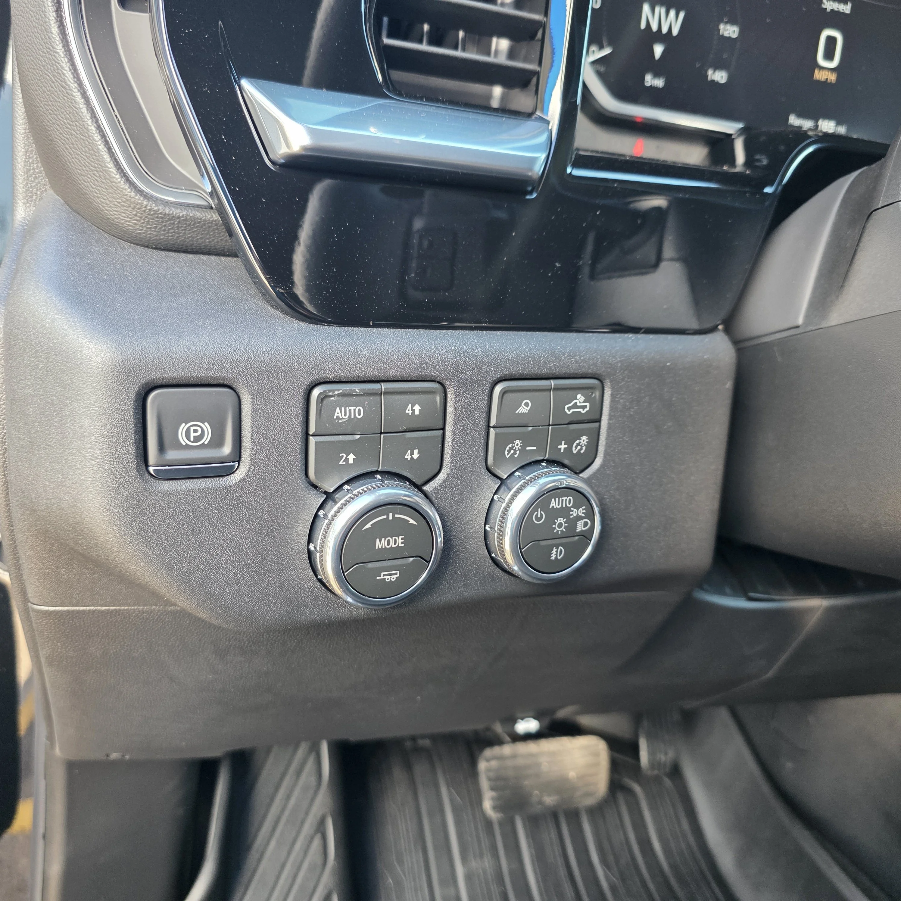 2026 GMC Sierra 1500 SLT - Photo 10