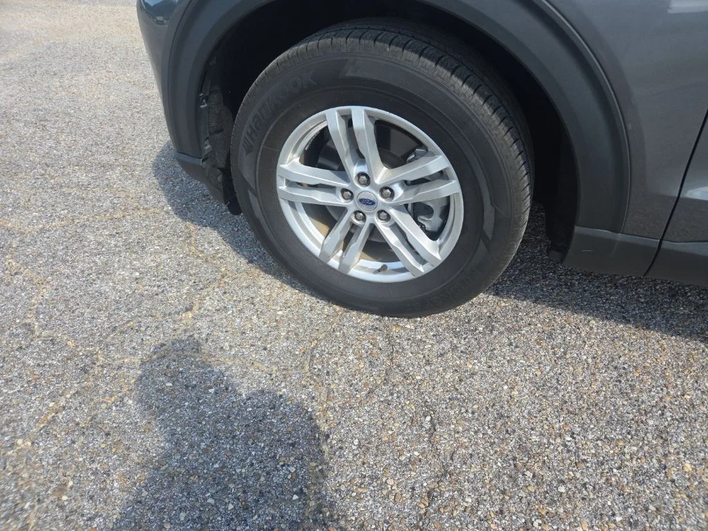 Certified Used 2023 Gray Ford XLT image 18