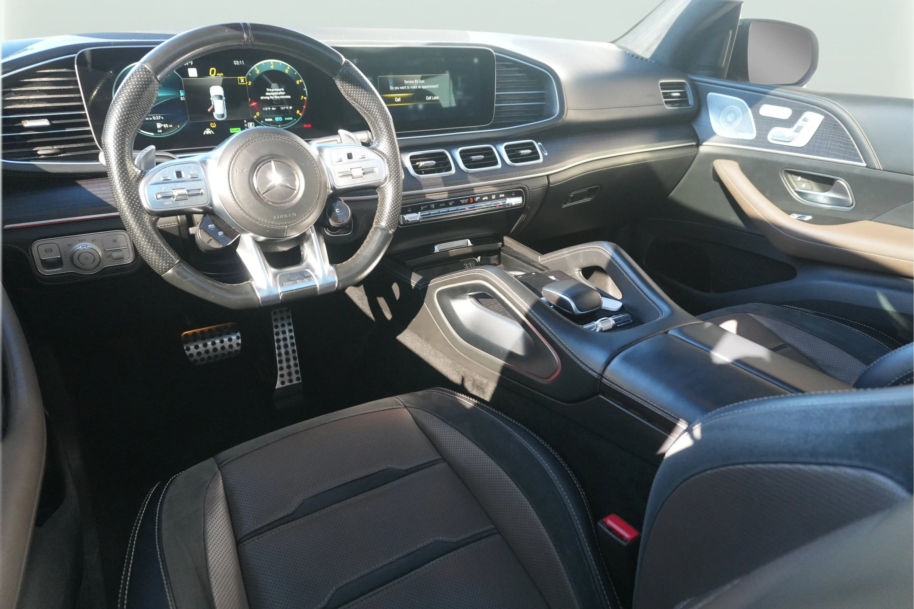 Used 2022 MANUFAKTUR Diamond White Bright Mercedes-Benz AMG® GLE 63 S image 26