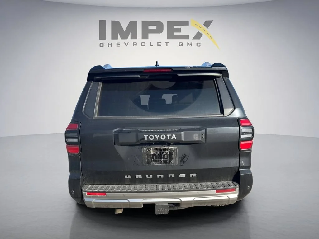 Used 2025  Toyota SR5 image 4