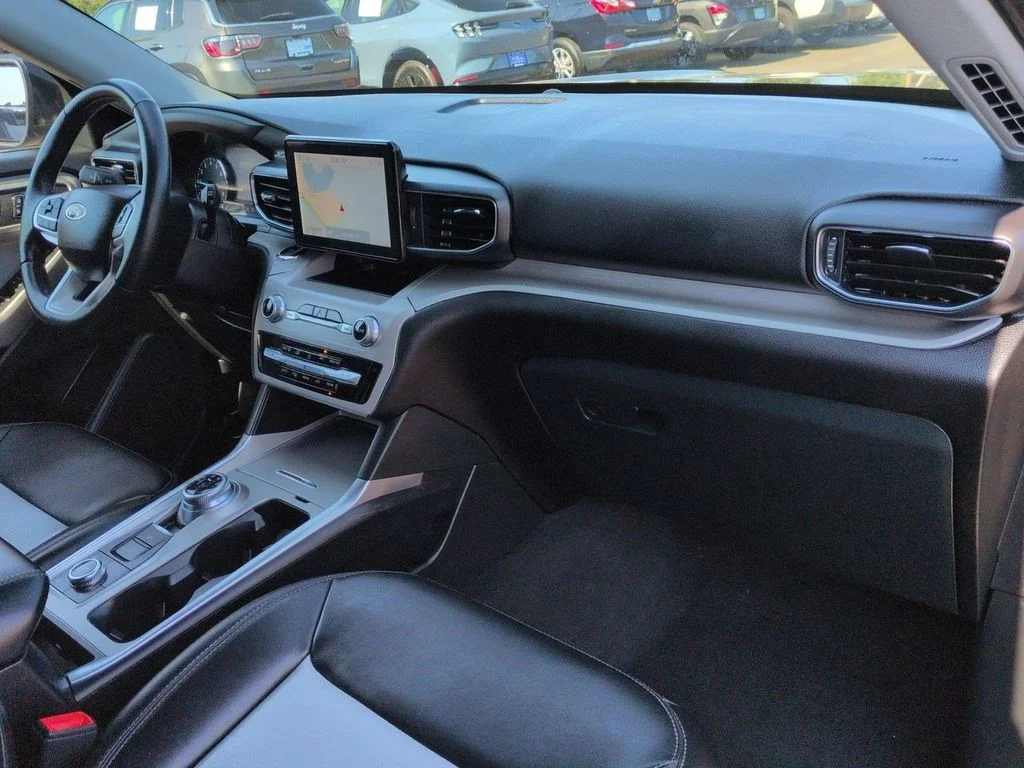 Used 2023 Gray Metallic Ford XLT image 31