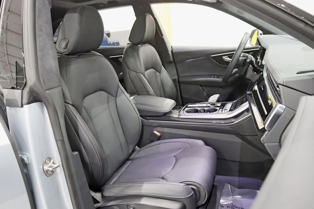 Used 2025 Silver Audi 55 Prestige image 31