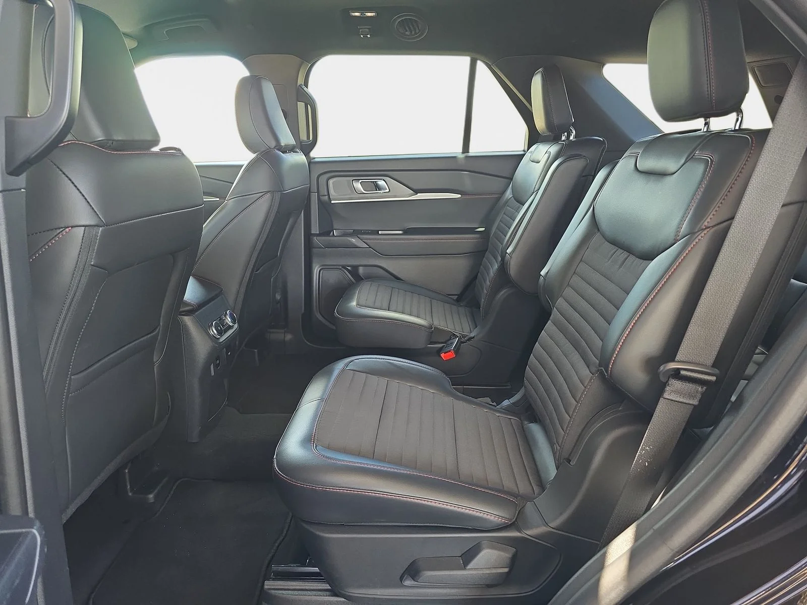 Used 2025 Black Metallic Ford ST-Line image 17