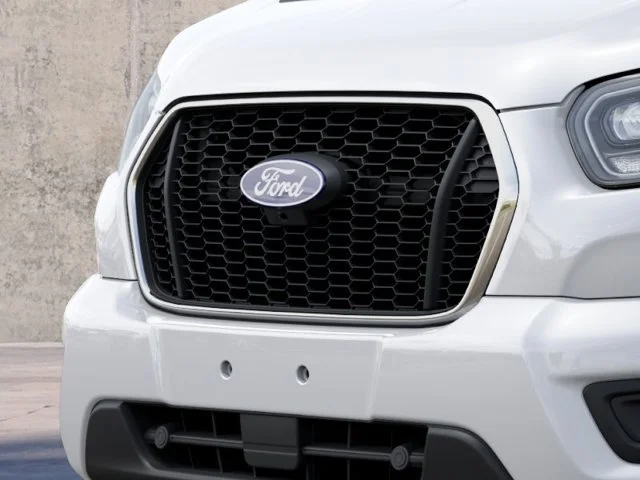 New 2027 Oxford White Ford XLT image 18
