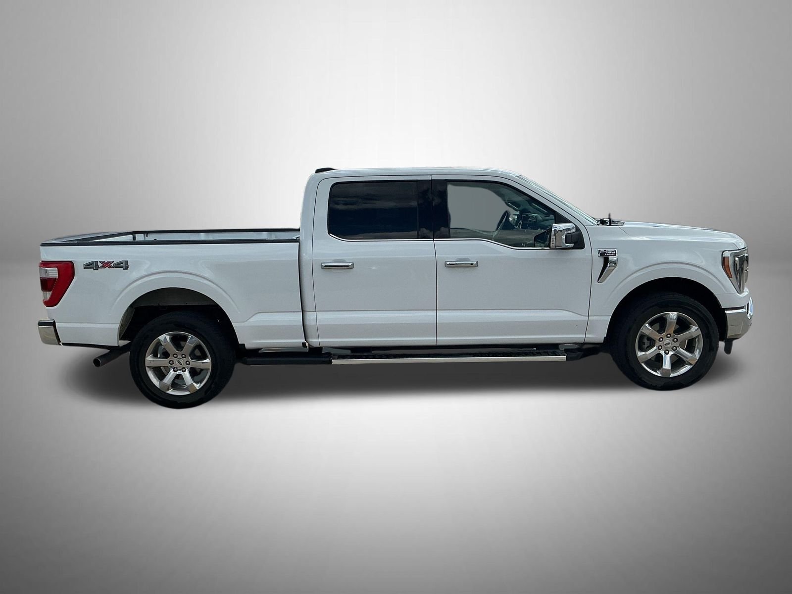 Used 2022 White Ford Lariat image 4