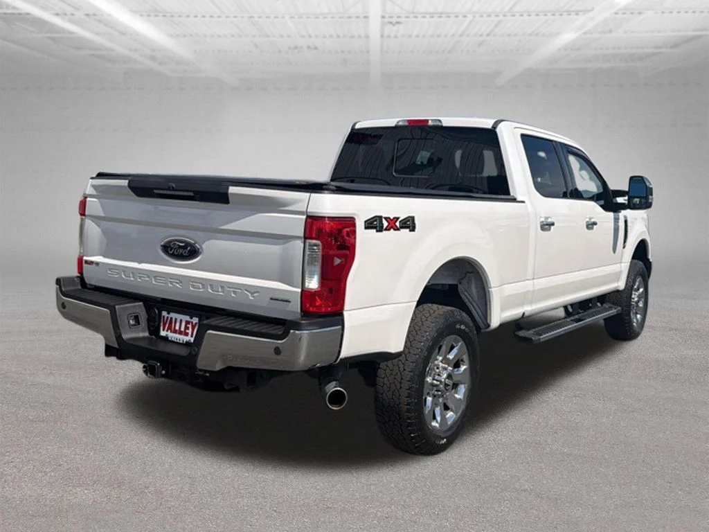 Certified Used 2017 White Platinum Clearcoat Metallic Ford Lariat image 11