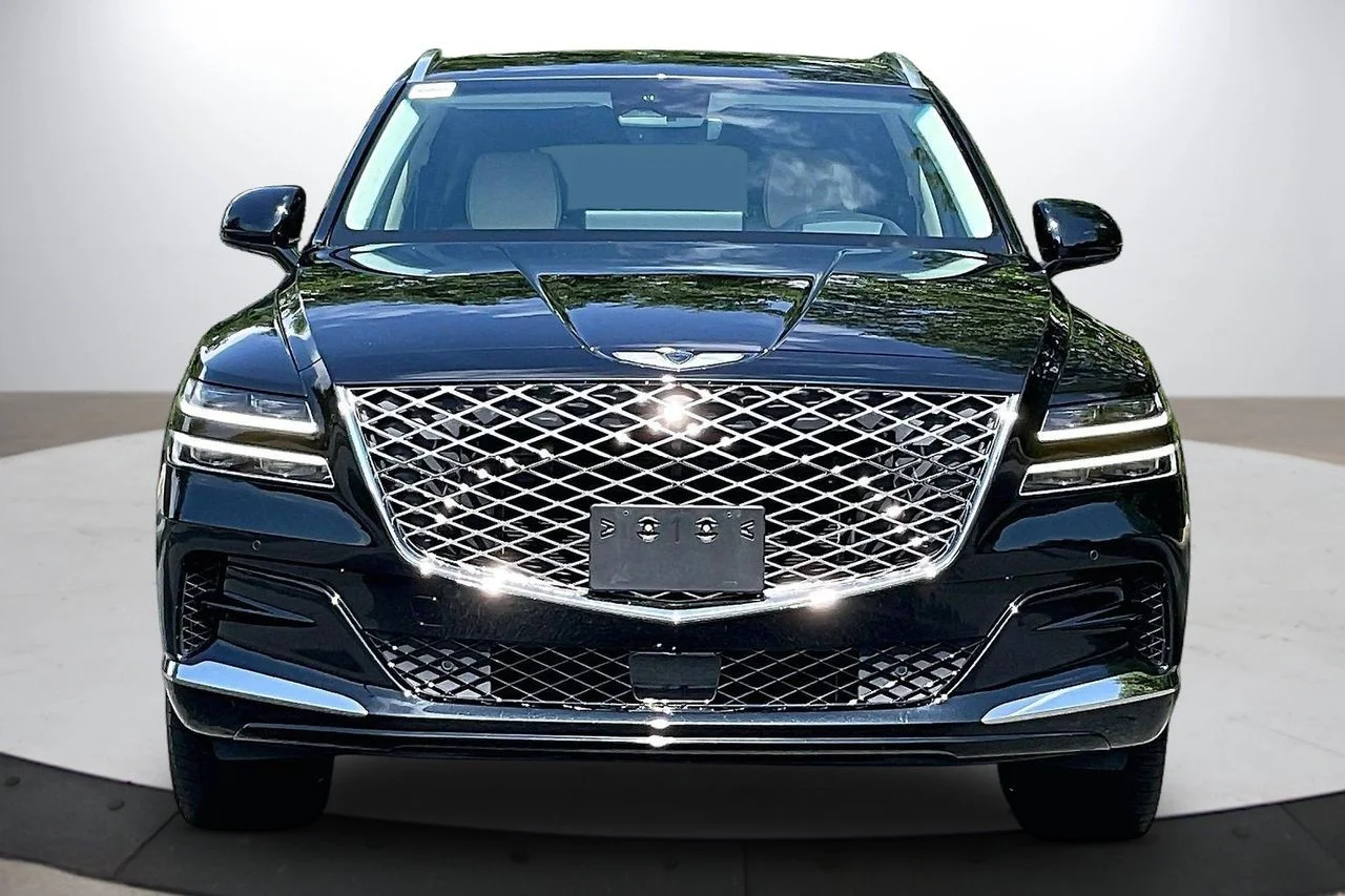 Certified Used 2023 Black Genesis 3.5T image 3