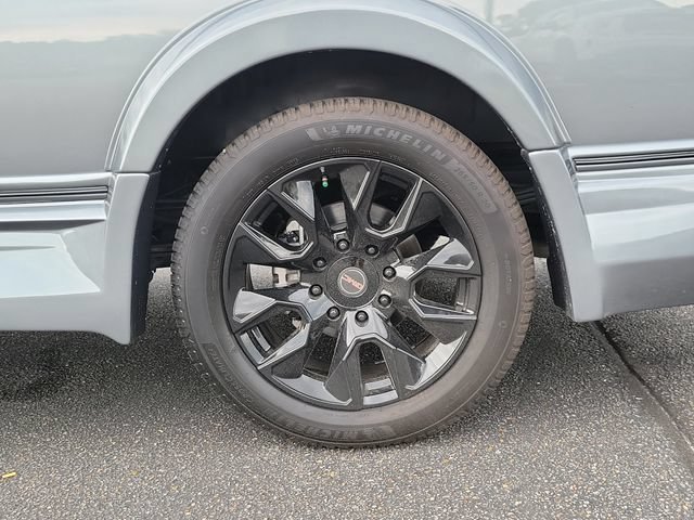 Used 2025 Special Exterior Color GMC Work Van image 36
