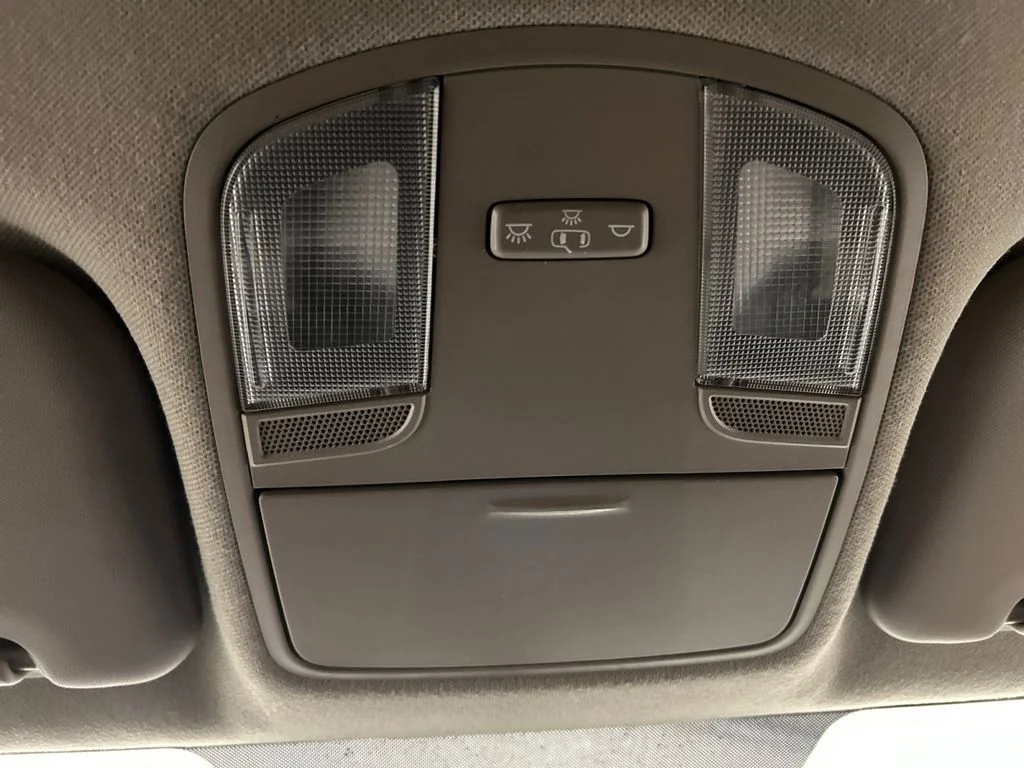 Used 2021 Black Hyundai SE image 29