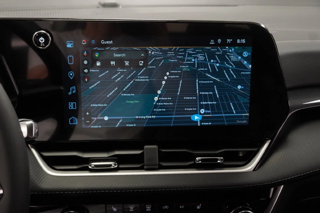 New 2027 Mosaic Black Metallic Chevrolet LT image 16