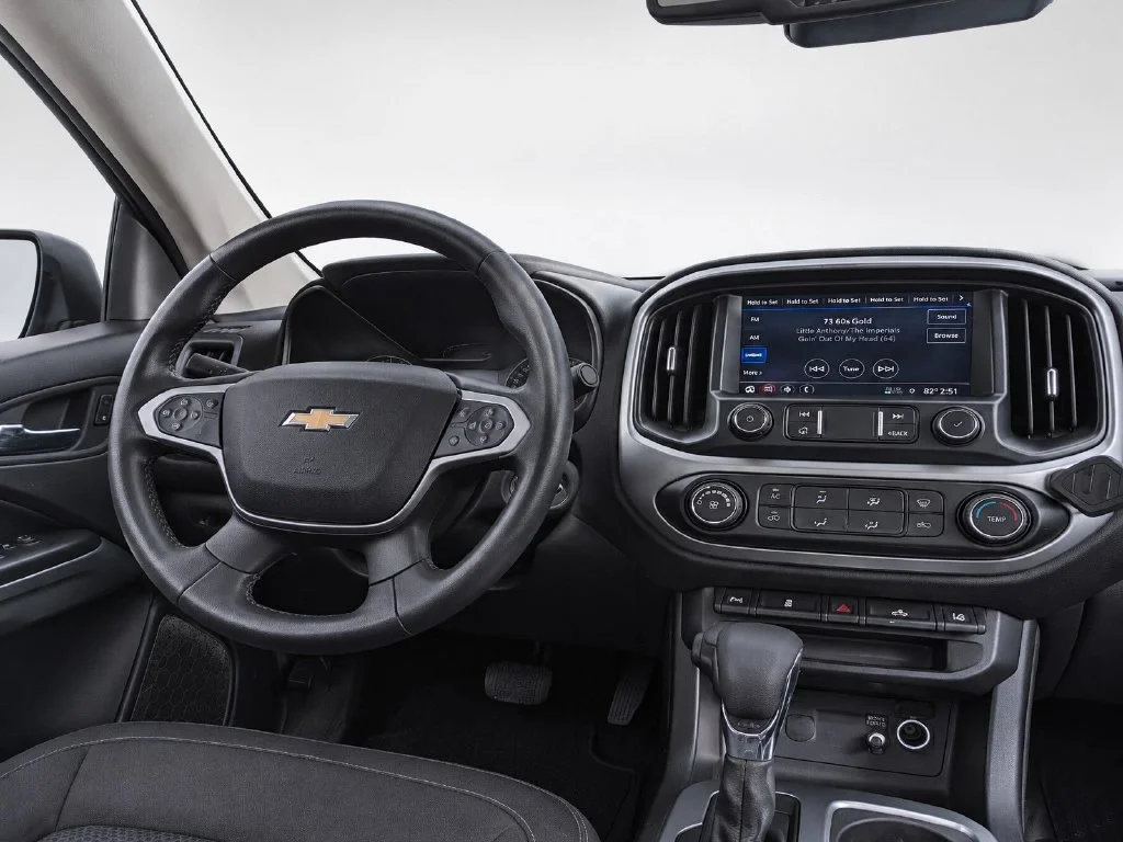 Used 2022 White Chevrolet LT image 26