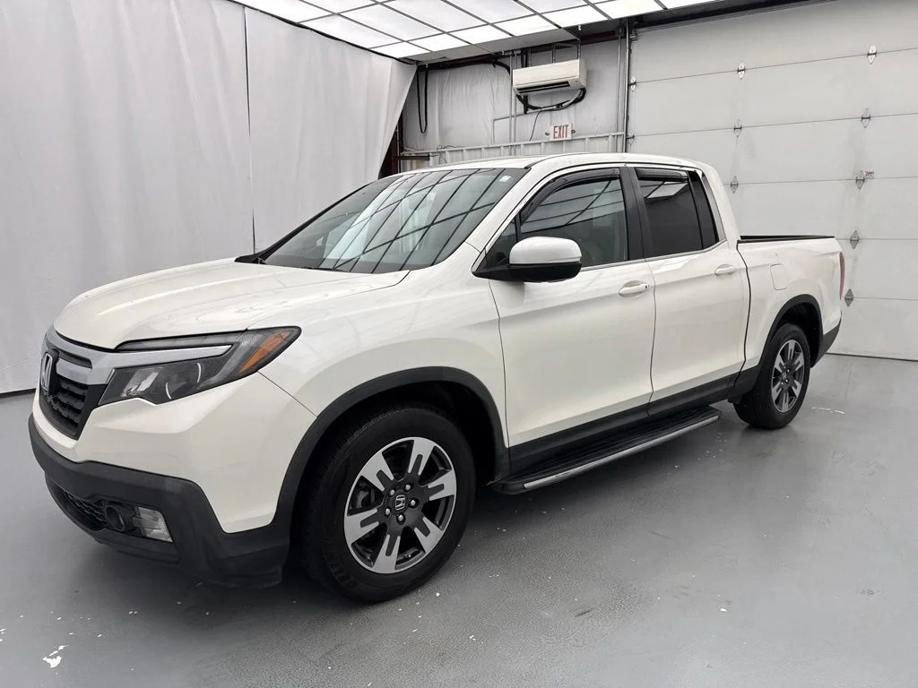 Used 2017  Honda RTL-T image 3