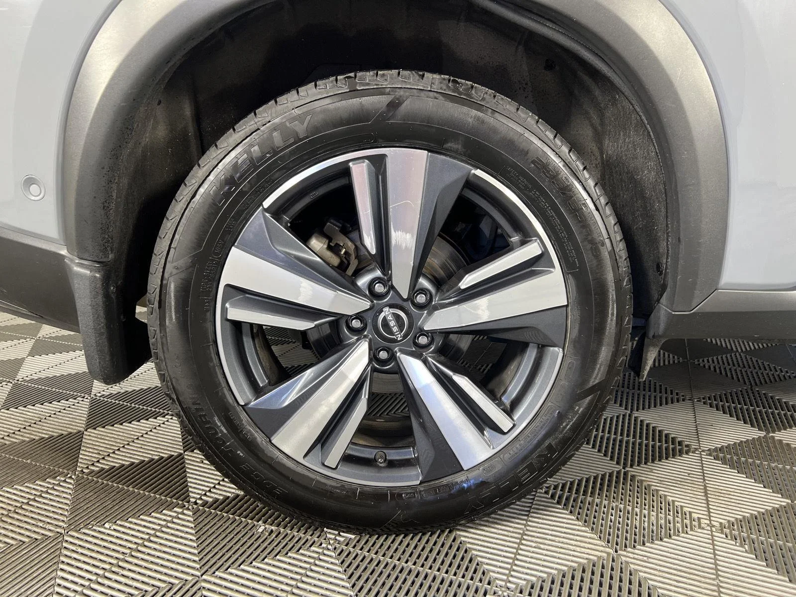Used 2022 Boulder Gray Pearl Nissan SL image 6