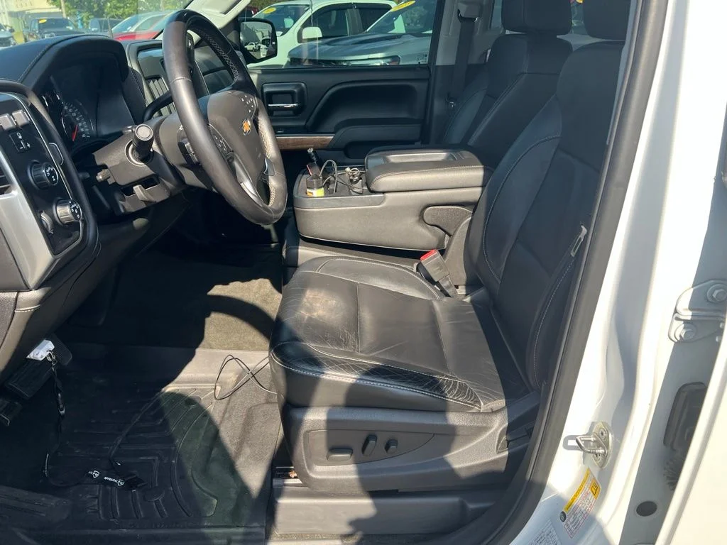 Used 2017 White Chevrolet LTZ image 5