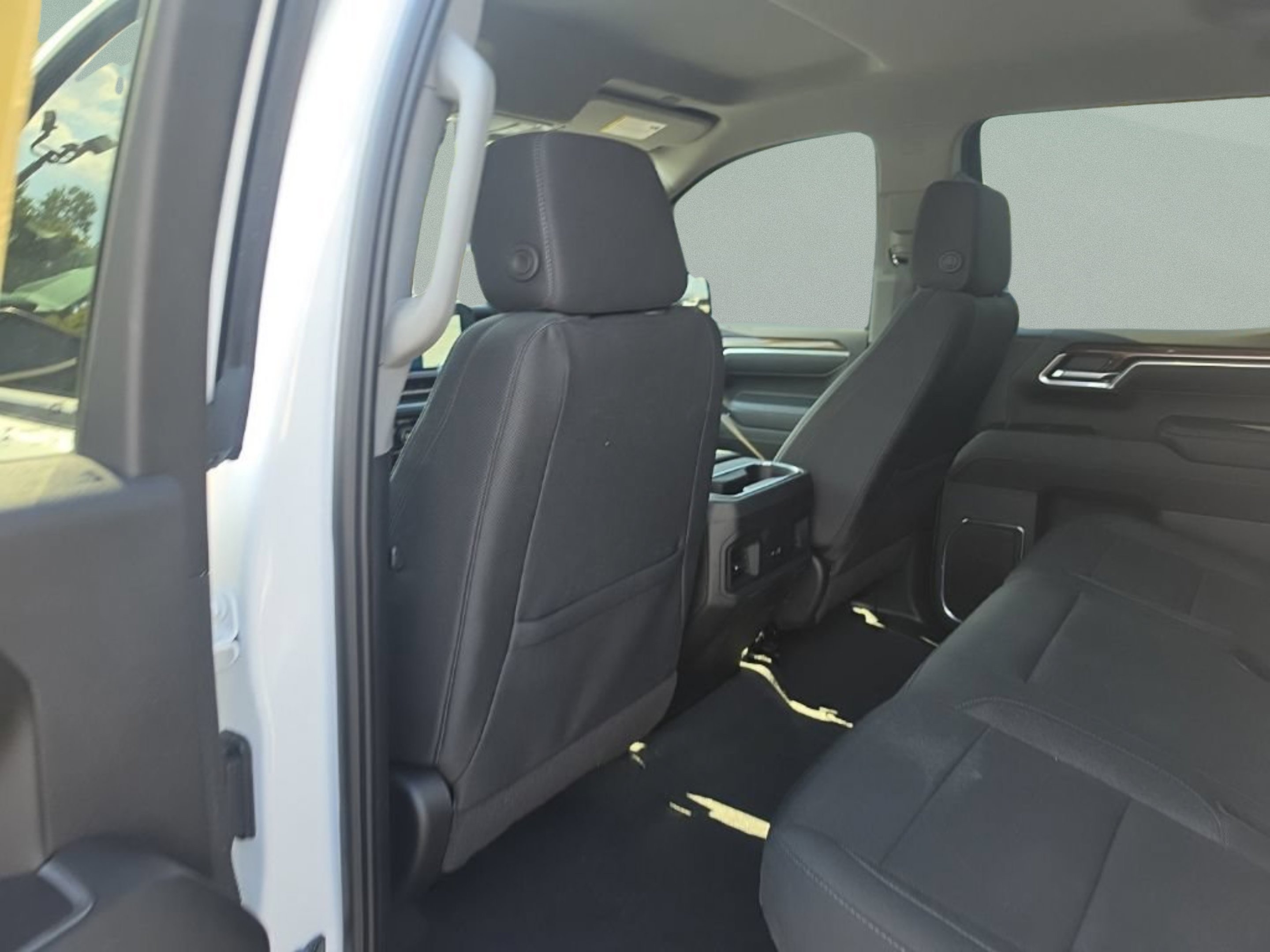 Used 2025 Summit White Chevrolet LT image 22