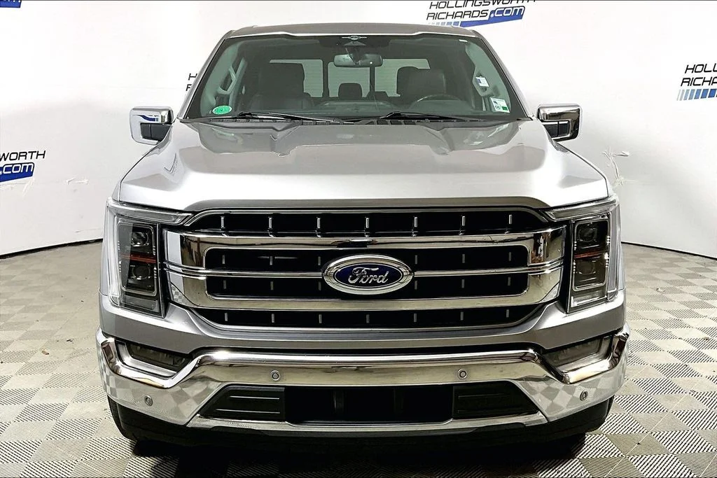 Used 2023 Silver Metallic Ford Lariat image 2