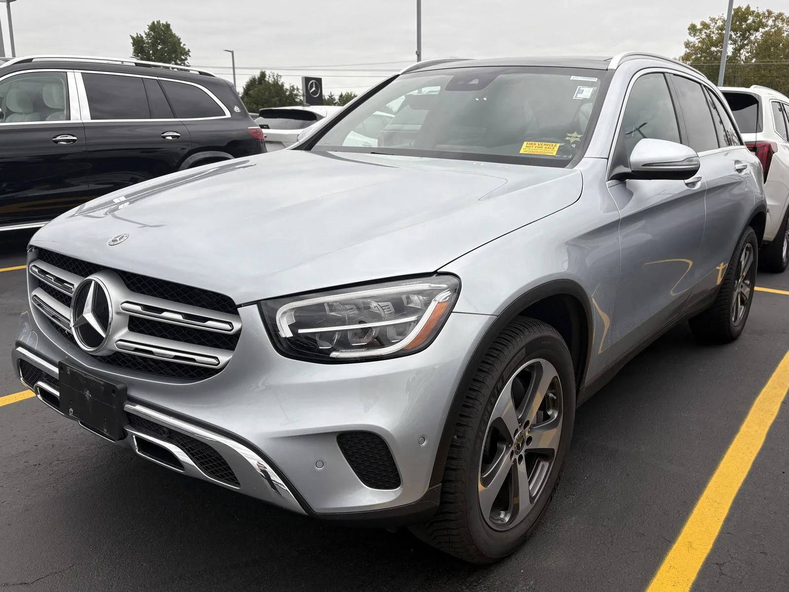 Used 2022 Cirrus Silver Metallic Mercedes-Benz GLC 300 image 3