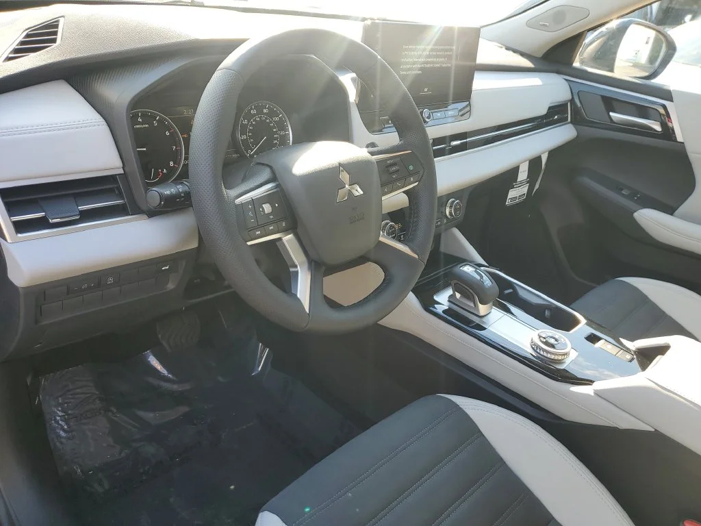2026 Mitsubishi Outlander SE - Photo 19