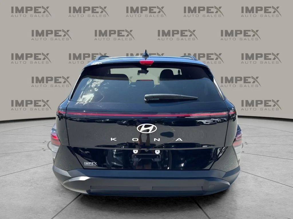 Used 2025 Black Hyundai SEL image 4