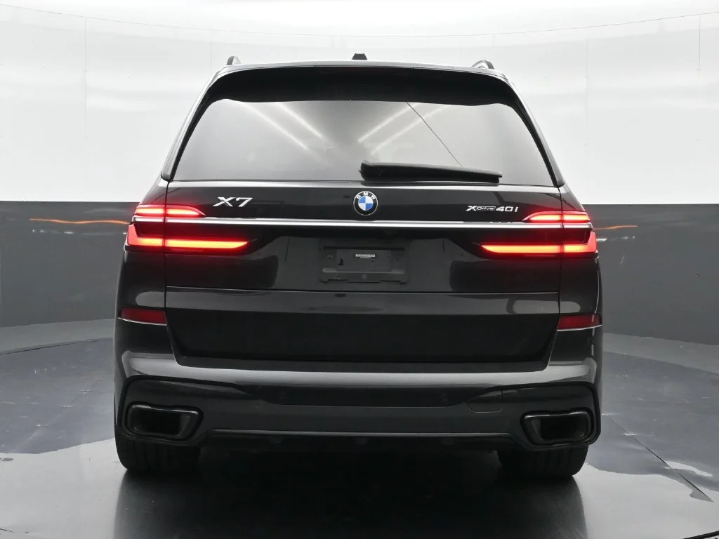 Used 2023 Black BMW xDrive40i image 7