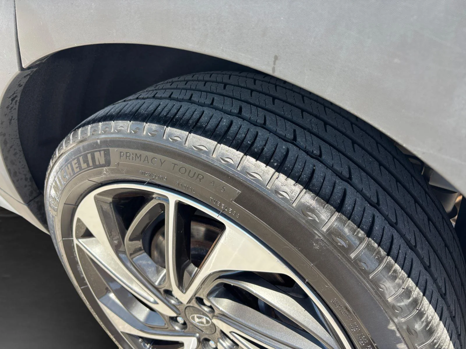 Used 2019 Dazzling White Hyundai Sport image 56