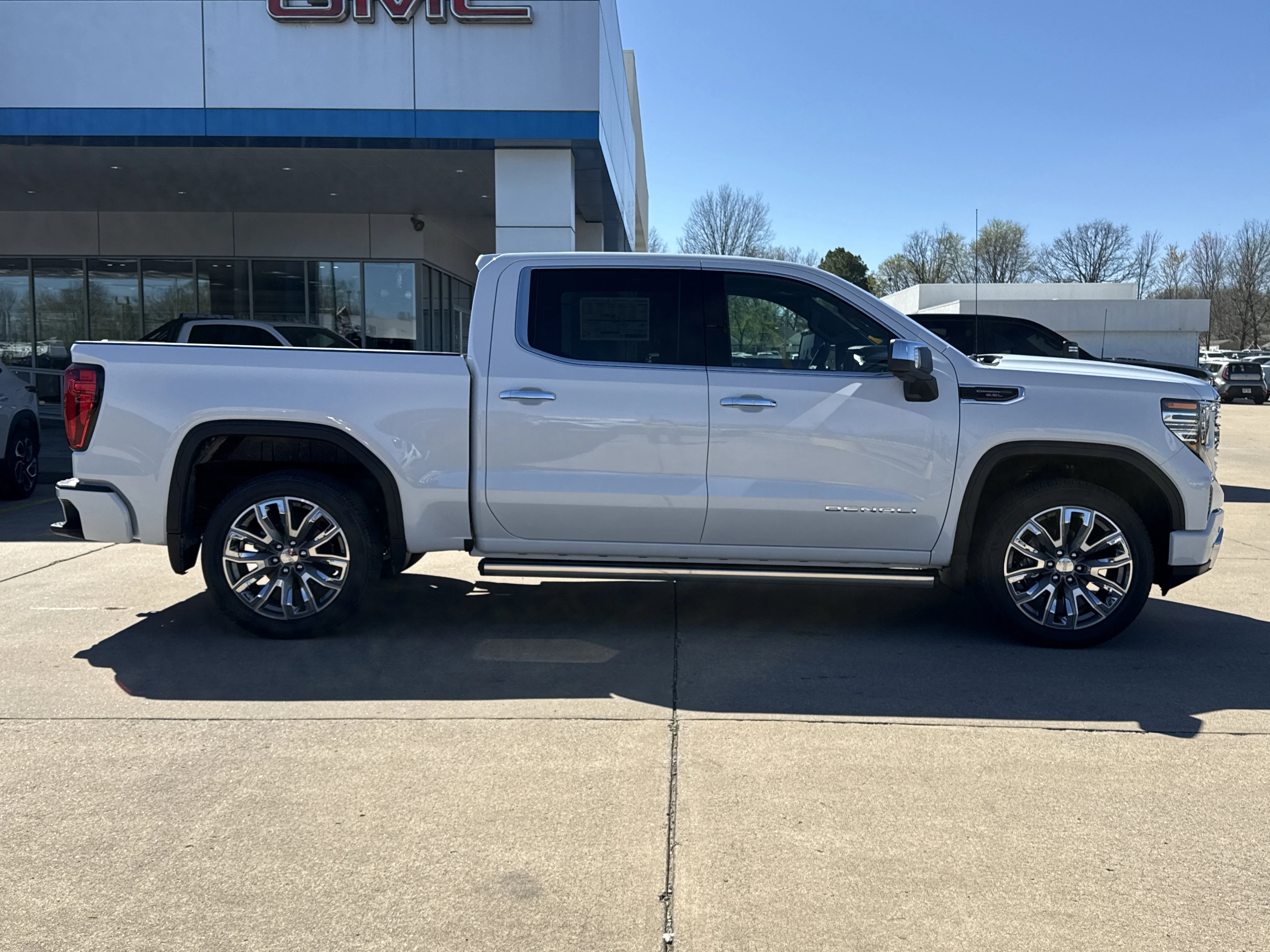2026 GMC Sierra 1500 Denali - Photo 2