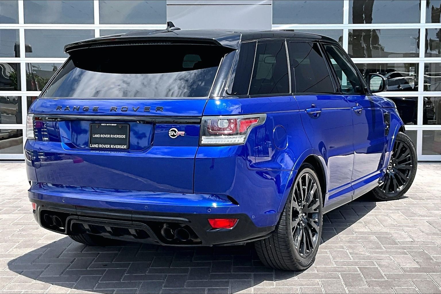 Used 2016 Blue Land Rover 5.0L V8 Supercharged SVR image 12