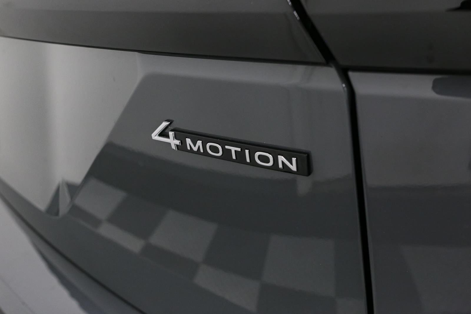 Used 2025 Pure Gray Volkswagen 2.0T Peak Edition image 14