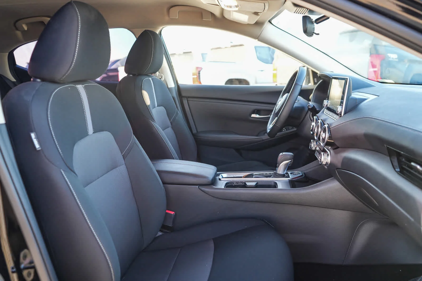 Used 2025 Super Black Nissan SV image 16