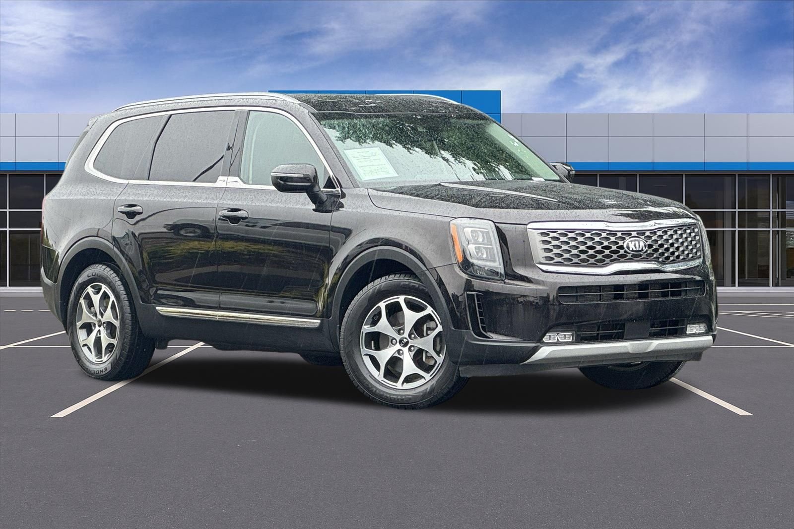 Used 2021 Black Kia EX image 2