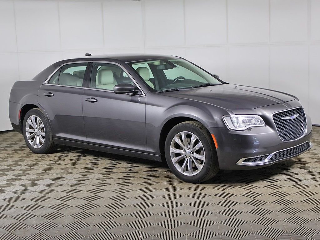 Used 2018 Chrysler 300 Touring with VIN 2C3CCARG9JH231619 for sale in Ewing Township, NJ