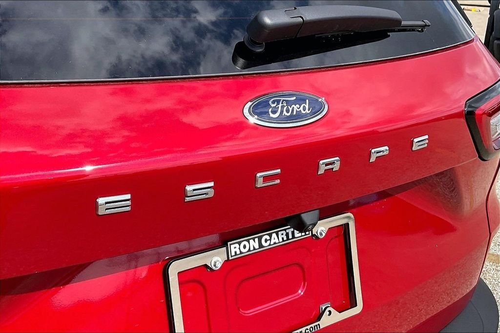 New 2026 Rapid Red Metallic Tinted Clearcoat Ford Active image 15