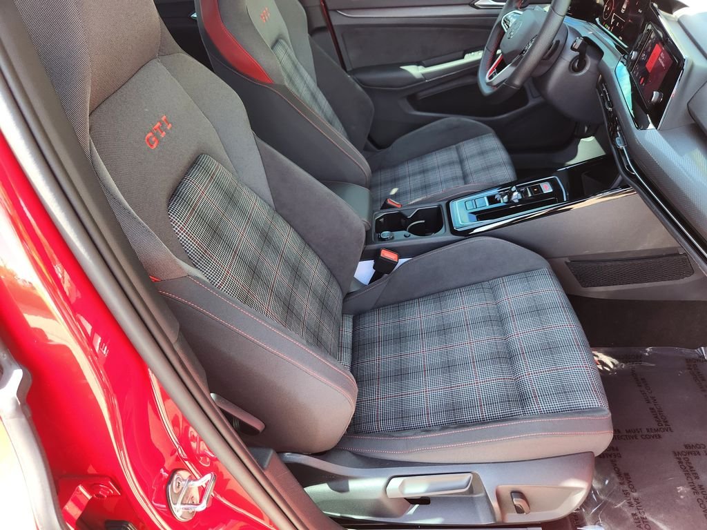 Used 2023 Tornado Red w/Black Roof Volkswagen 40th Anniversary Edition image 19