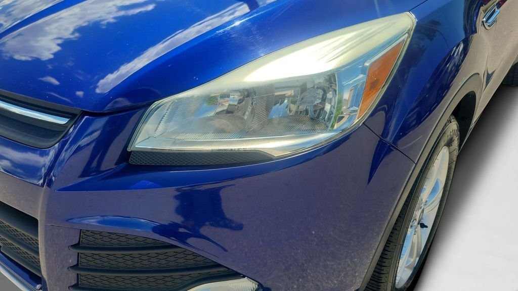 Used 2015 Blue Ford SE image 23