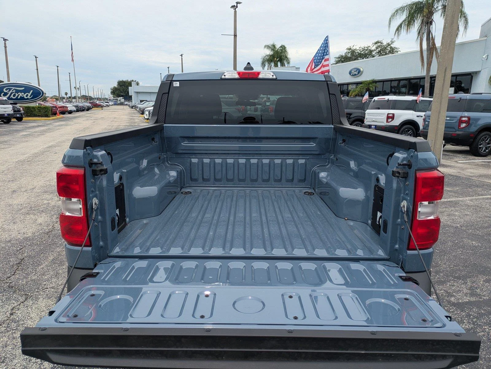 New 2026 Azure Gray Metallic Tri-Coat Ford XLT image 14