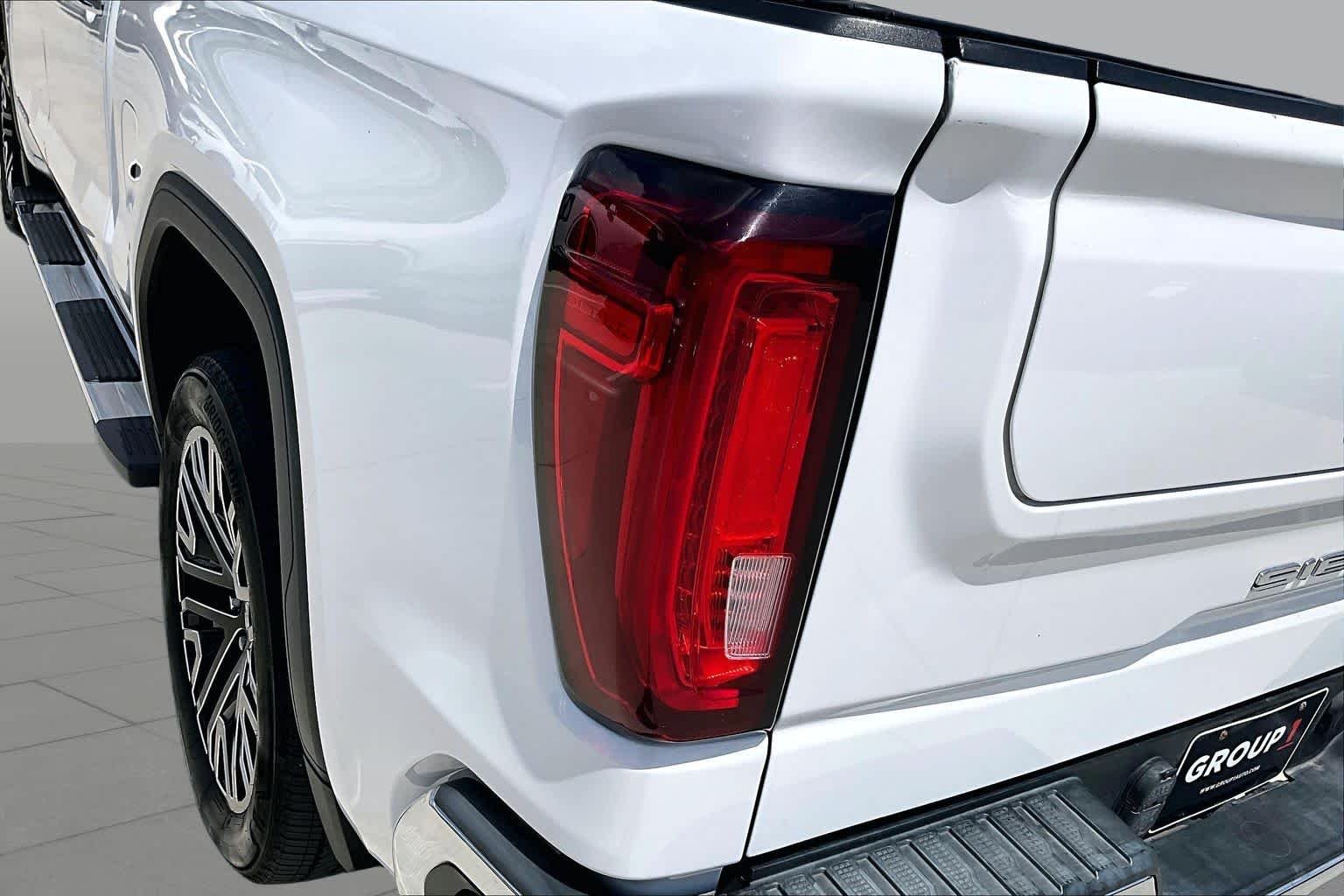 Used 2019 Summit White GMC SLT image 27
