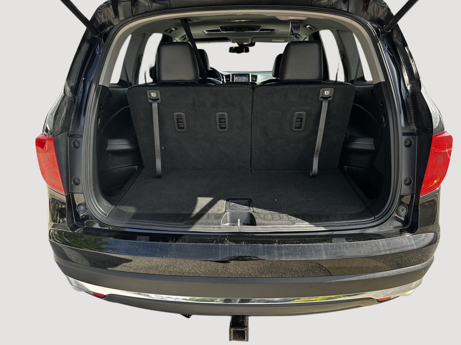 Used 2017 Crystal Black Pearl Honda Touring image 33